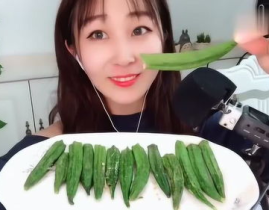 深夜食堂小姐姐吃水果干,小姐姐的甜蜜水果干时光